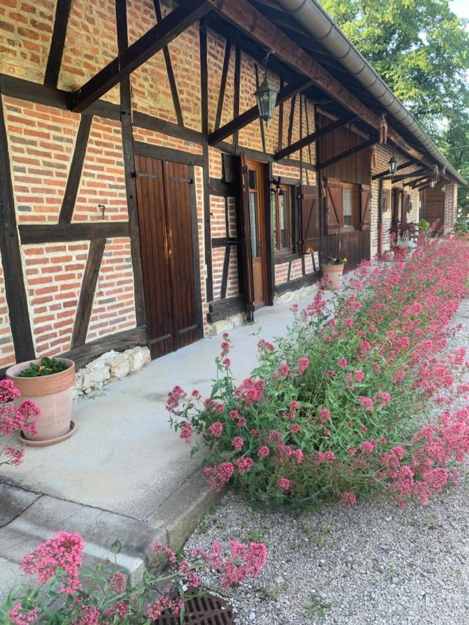 Bed and Breakfast La Ferme D'Aristide Saillenard Экстерьер фото